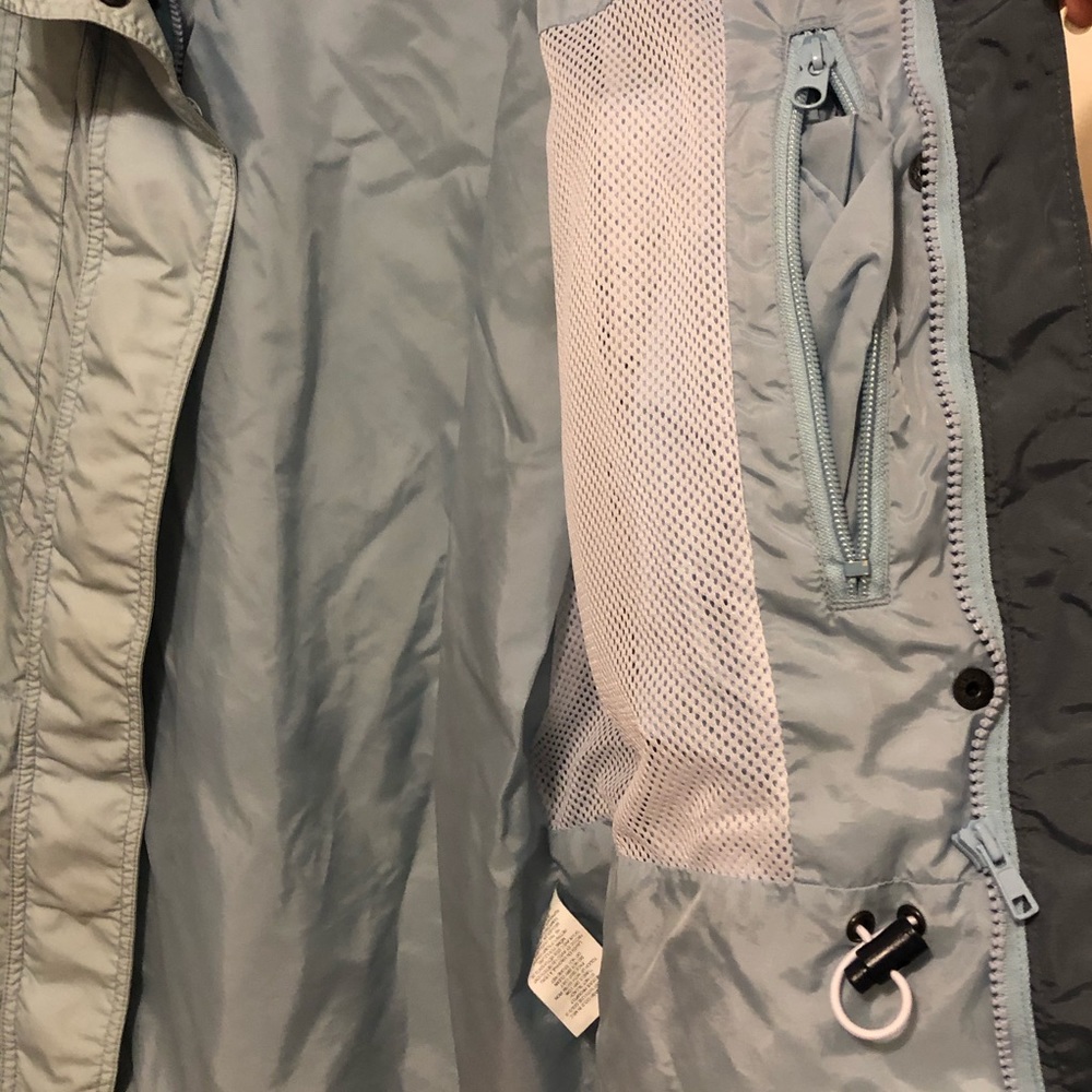 Columbia Women’s Blue Jacket - Picture 8 of 16